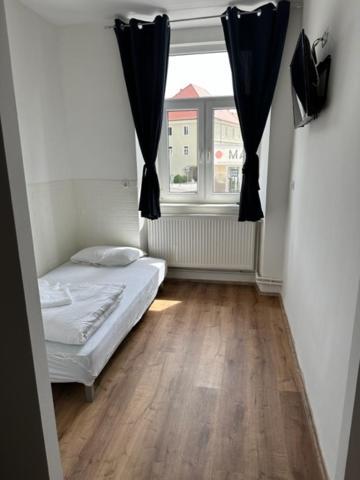 Gostilna In Apartmaji Zlati Lev - Maribor Exterior photo